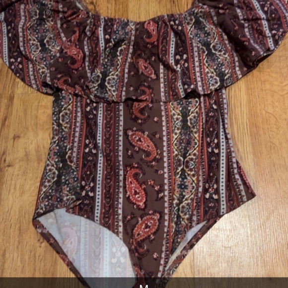 Clothes - Picture 3 of 16